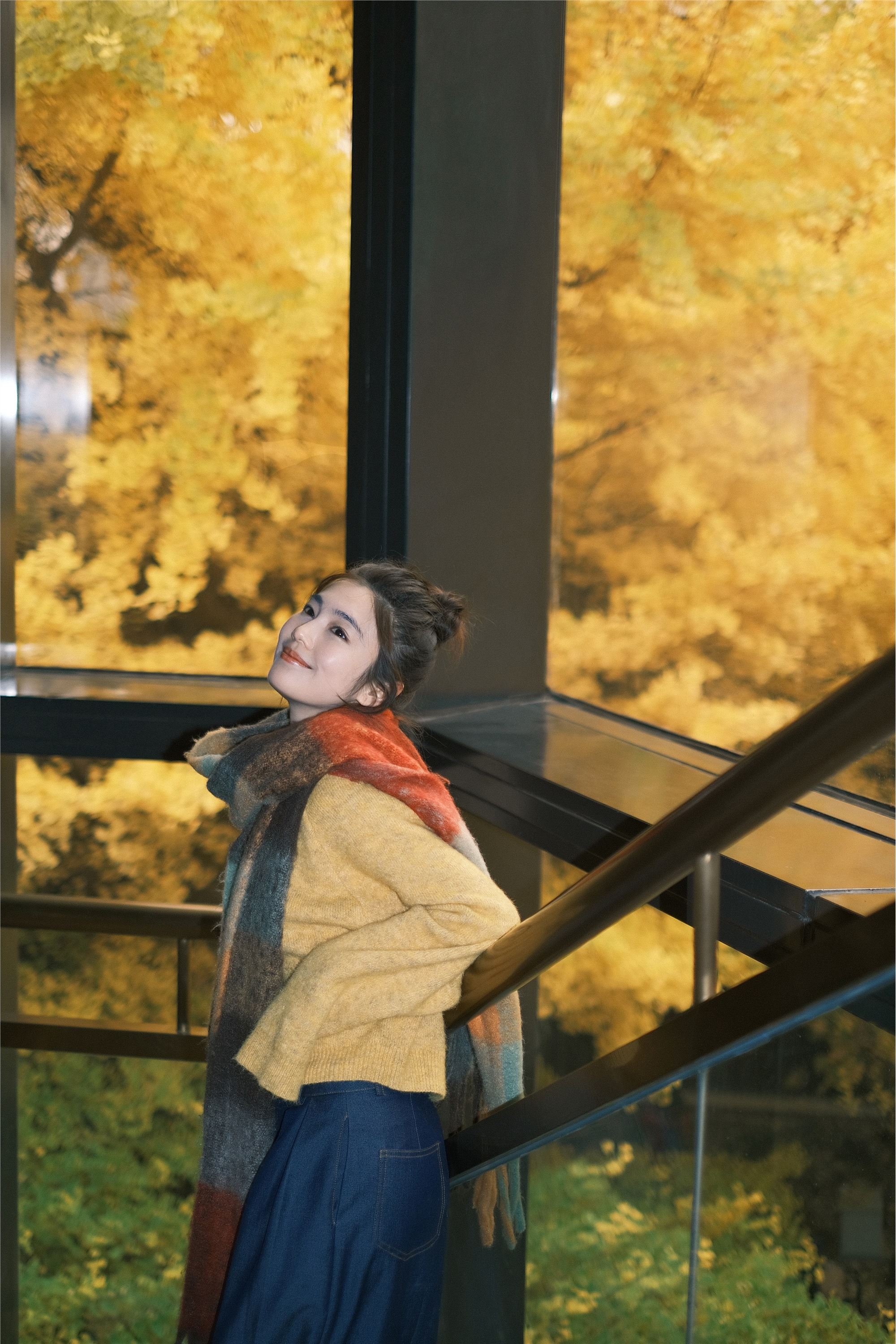 YITUYU艺图语 2025.01.26 窗边秋色 凡凡